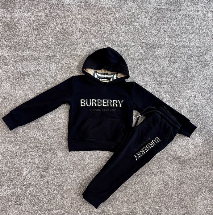 Невероятен детски комплект Бърбъри