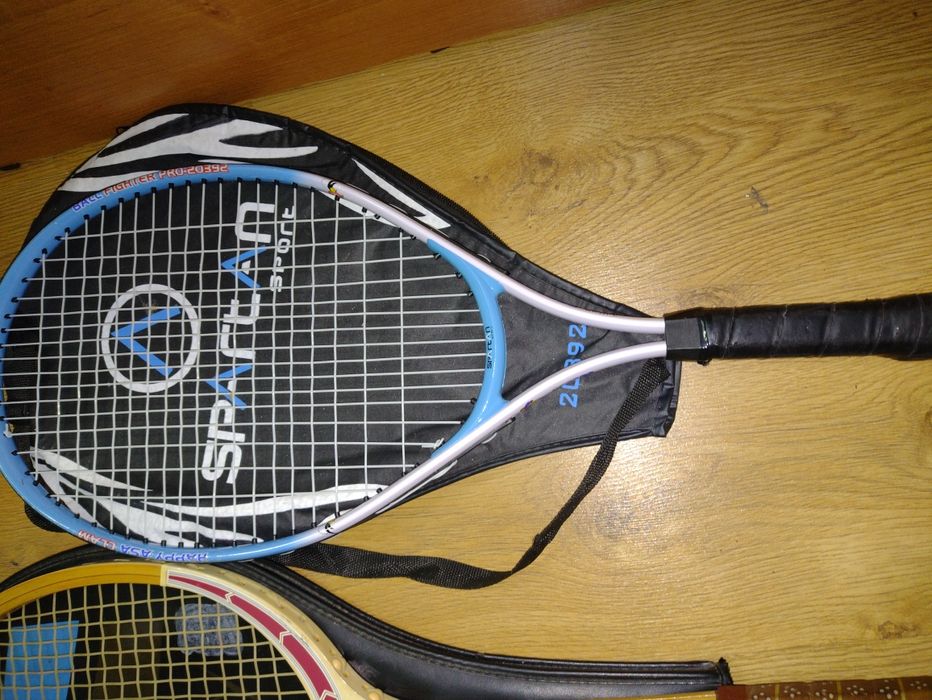 Rachetă de tenis