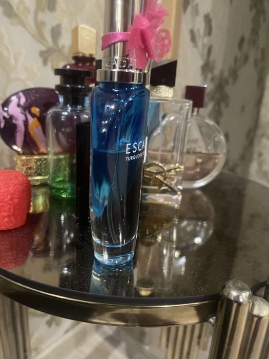 Парфюм    escada