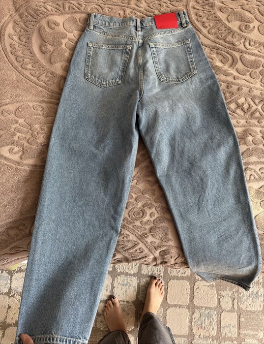 Продам джинсы MANGO