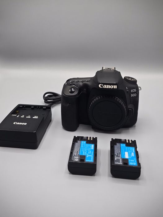 Camera DSLR  Canon  EOS 90D 4k