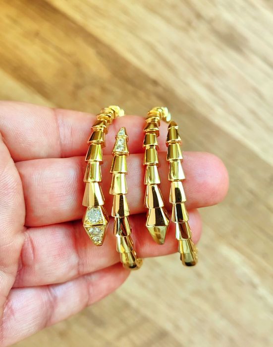 Bvlgari Serpenti гривна, Гъвкава гривна „Змийски роб“ с цирконии