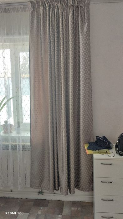 Продам шторы для гостиной.