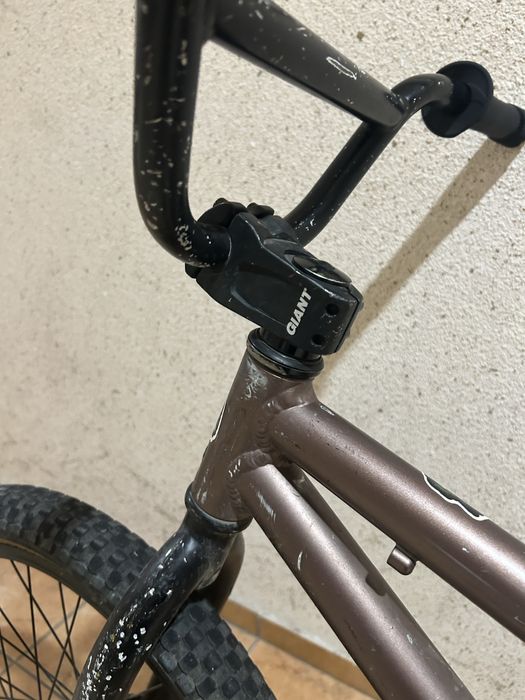 Продам велосипед BMX Giant