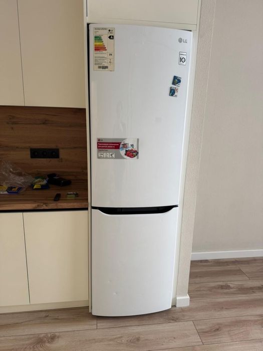 Холодильник LG двукамерный