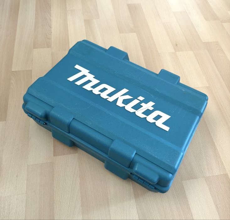 Masina Makita de gaurit si insurubat