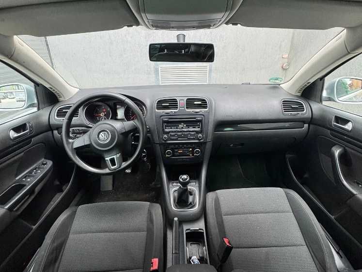 VW Golf 6 Variant 1.6 TDI 105 CP • 2012 • Climatronic • Scaune Încălzite