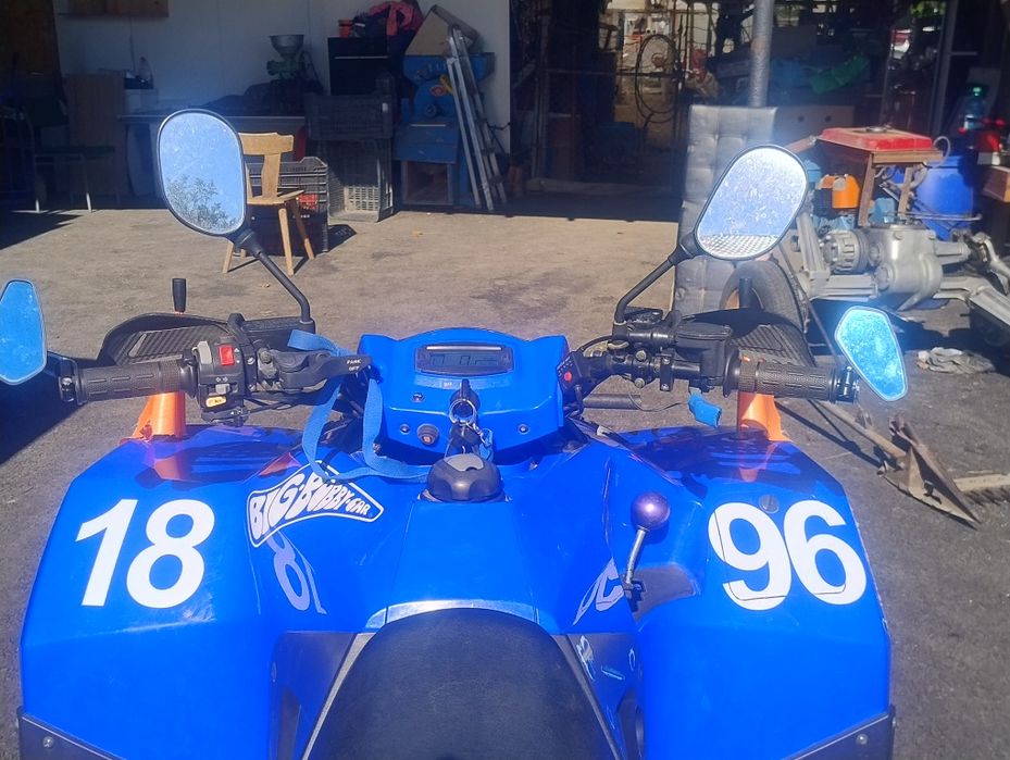 Vând ATV kimco 300cmc, înscris,toate actele in regulă,an.2018.mai multe detalii la telefon.