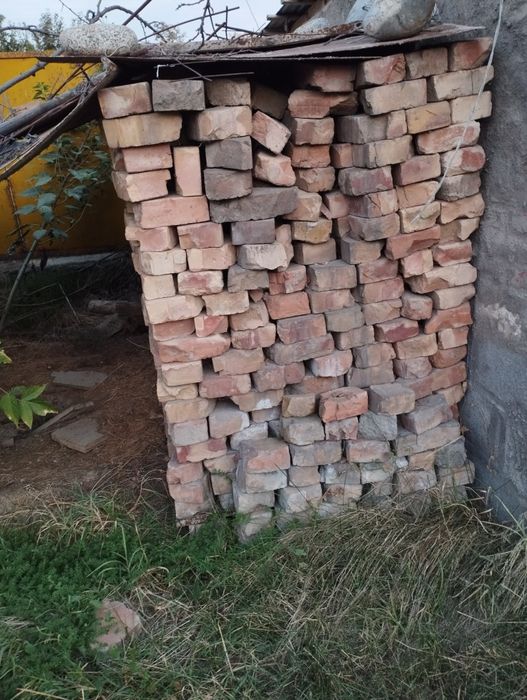 Продам  красные кирпичи