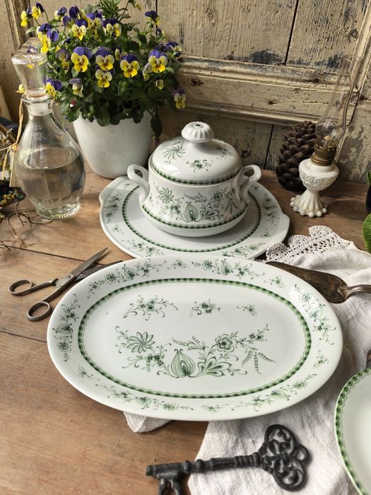 Сервиз за хранене