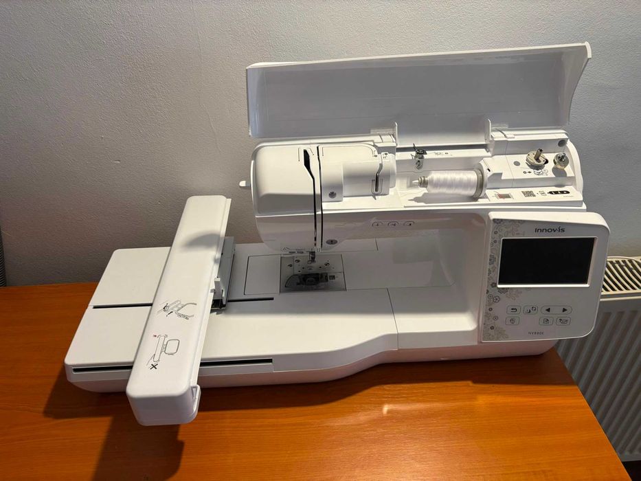 Masina de brodat Brother Innov-is NV880E ca noua + PE Design 11.4