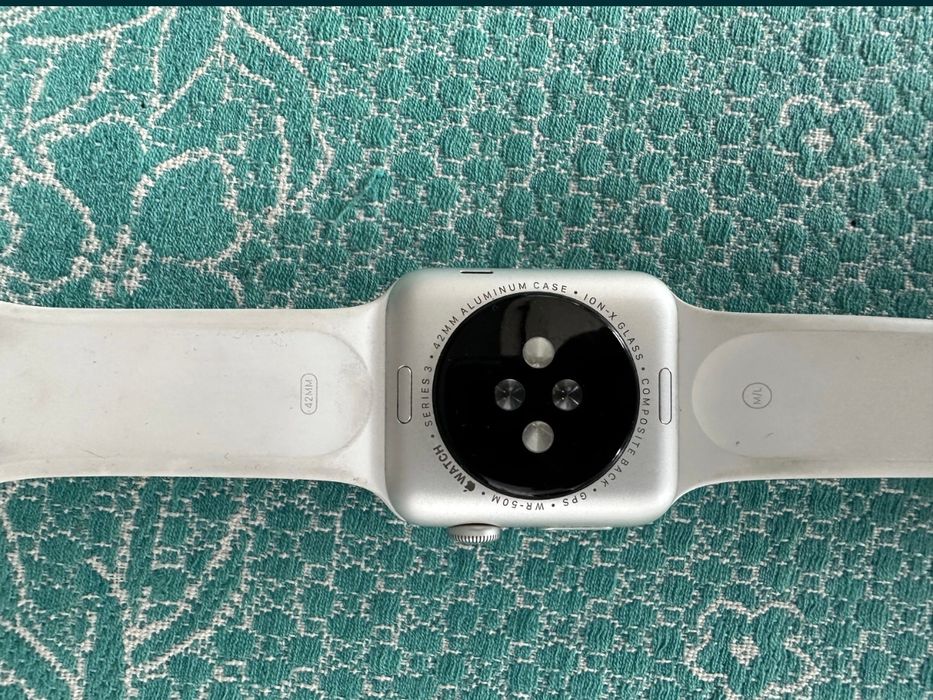 Продам Apple watch 3 series 42mm
