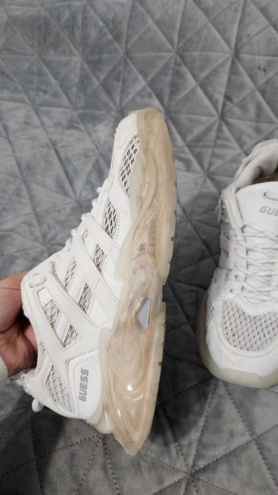 Маратонки GUESS ГЕС и обувки различни видове и модели