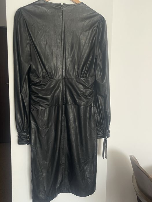 Rochie Pinko, mariema M