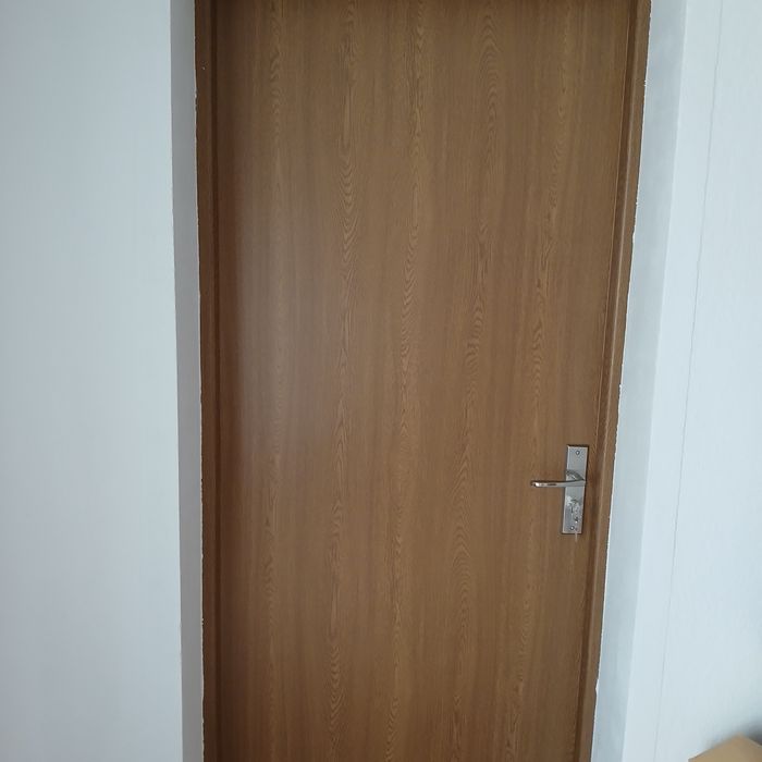 Uși de interior noi