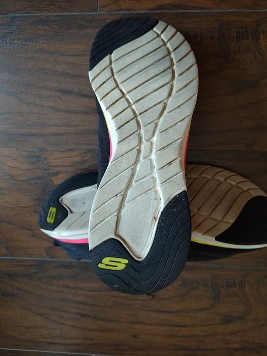 Adidași Skecherers Lite-Weight