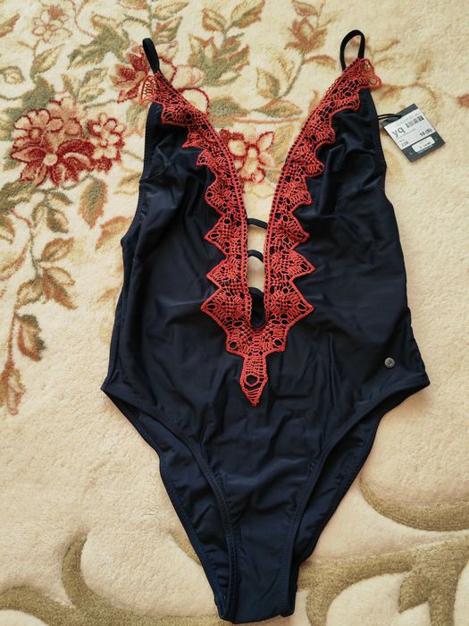 Vand costum de baie intreg