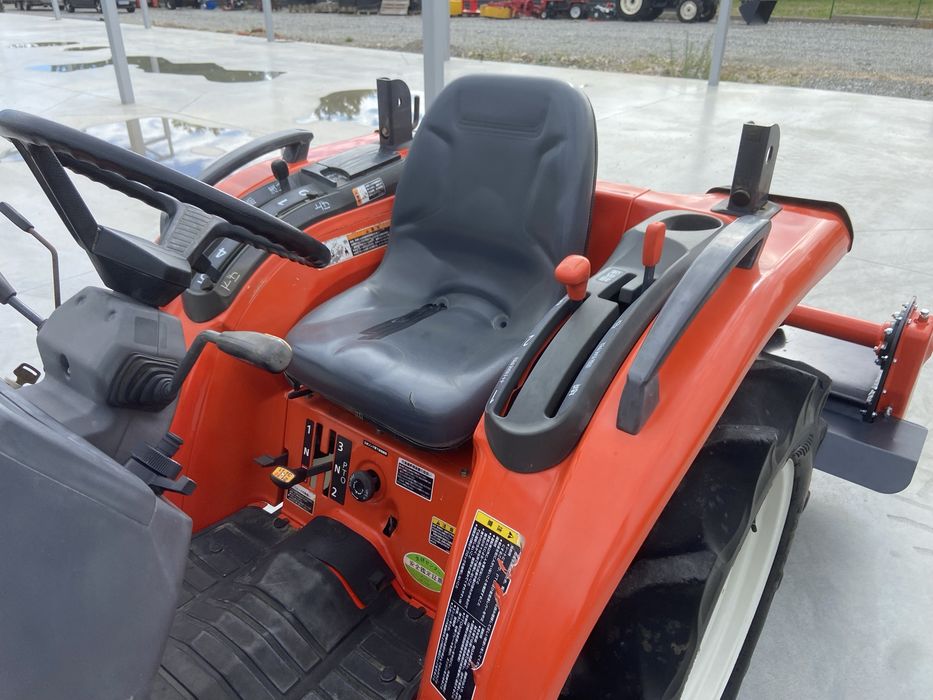 Tractor japonez Kubota FT240, 4x4,24cp+ freza NOUA