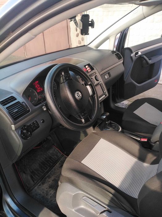 VW Touran 2009г.