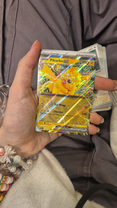 Pikachu carte pokemon