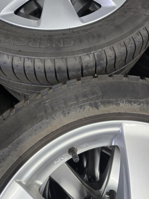 4 Броя 205/60/16 Pirelli 2x6,6mm 2x5mm