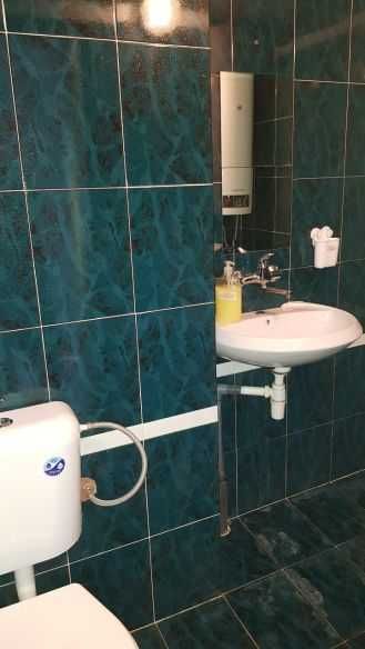 Дава се под наем Тристаен апартамент в Бургас, Център - 130 кв.м за 127.5 € - Снимка #2