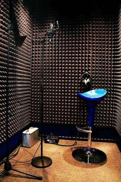 Акустические поролоны студия кинотеатр эхо шум звук шумоизоляция