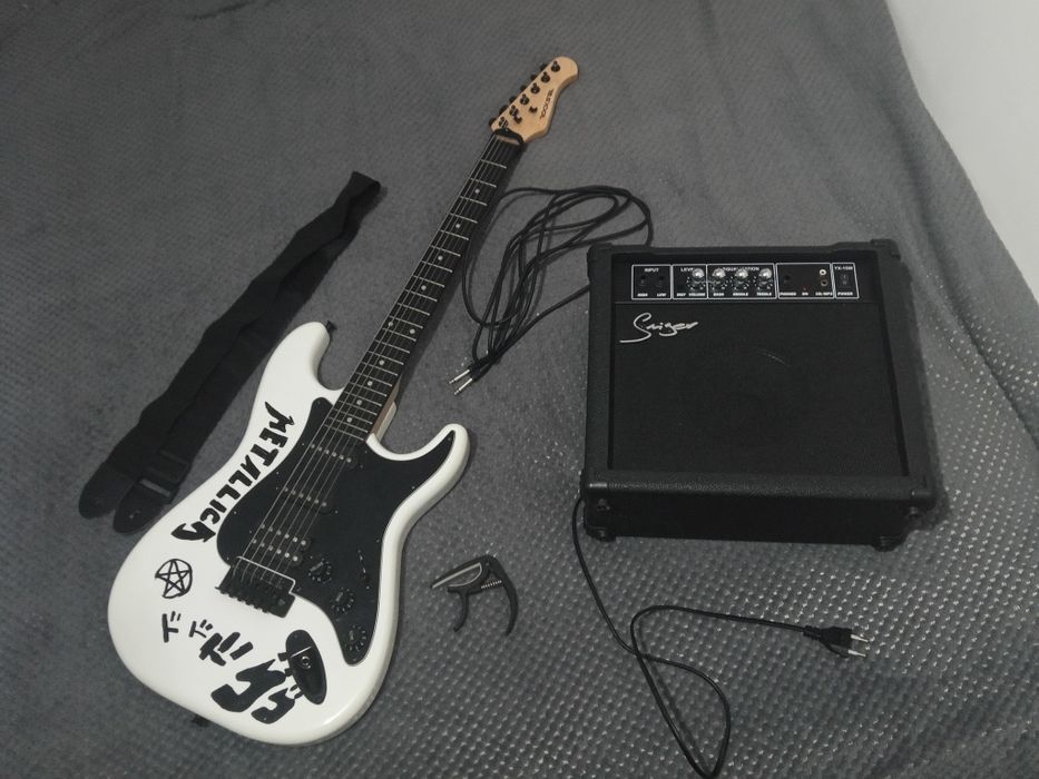 Электро гитара в форме Stratocaster от фирмы Rockstyle