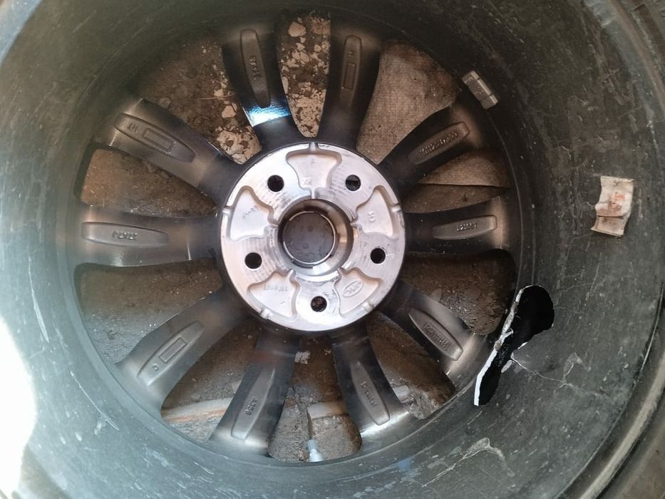 Диск              .