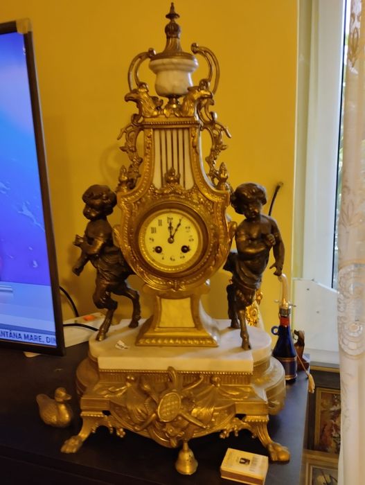 Ceasuri de  șemineu