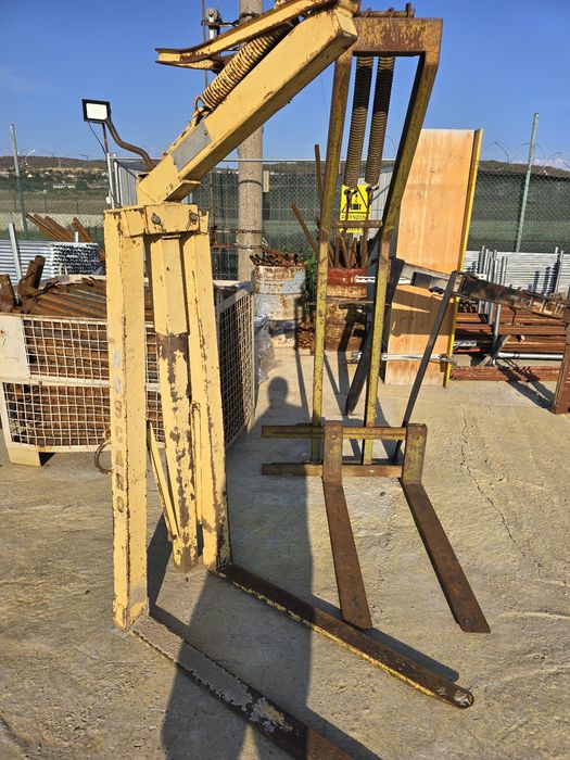 Вилици за кран и кюбели италиански 1500кг