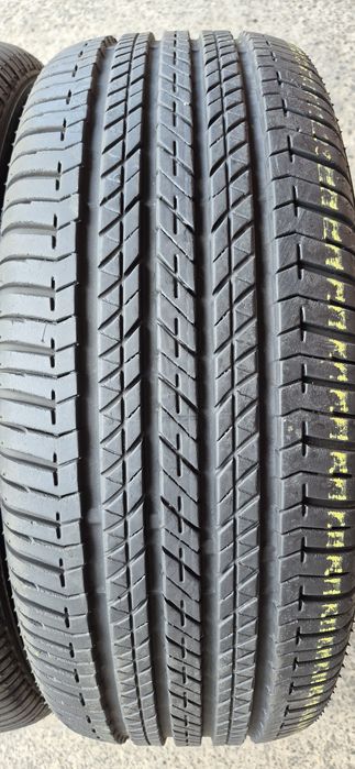 2 anvelope vara Bridgestone 235/60/17.Pretul este pe bucata.
