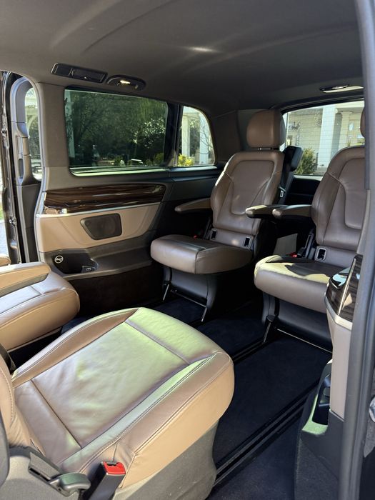 Inchiriez microbuz/van 6 locuri - Mercedes V-Class 250 Extra Lung