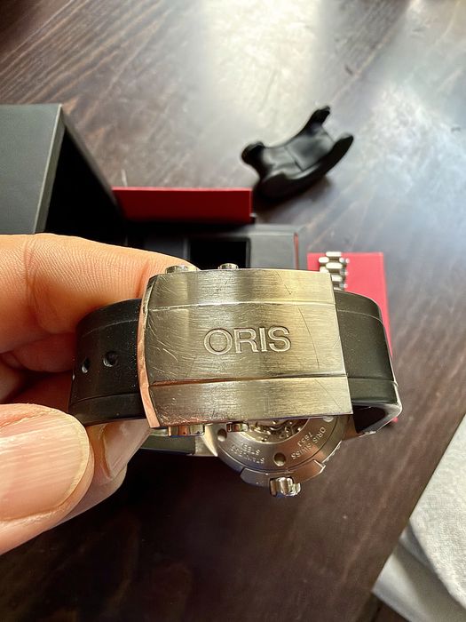 ORIS Aquis Date 43 mm