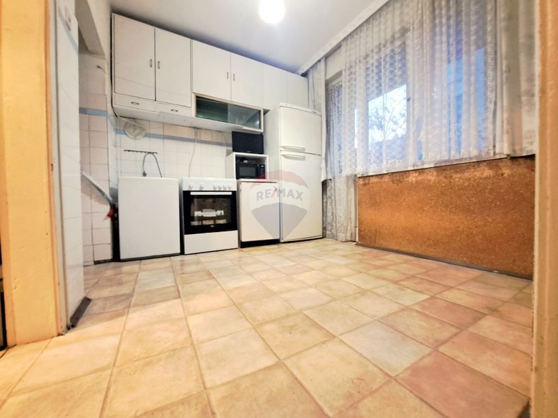 Продава се Двустаен апартамент в Варна, Базар Левски - 55 кв.м за 2182 €/кв.м - Снимка #2