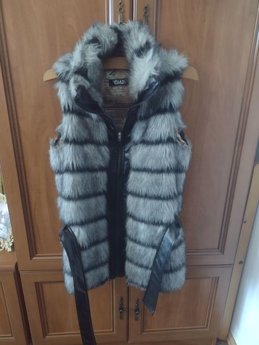 Vând vestă blană