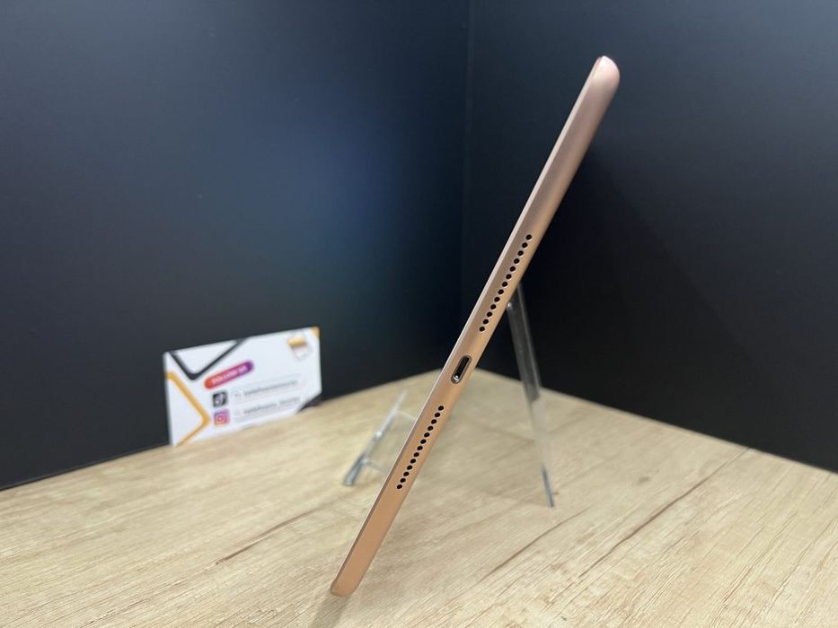 Ipad 8th 32Gb Gold Second-Hand Foarte Bun 2 ani garanție, Telefoane Mu