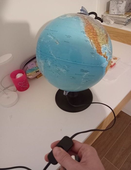 Glob pamantesc iluminat diametru 30cm lampa veioza bec lumina interior