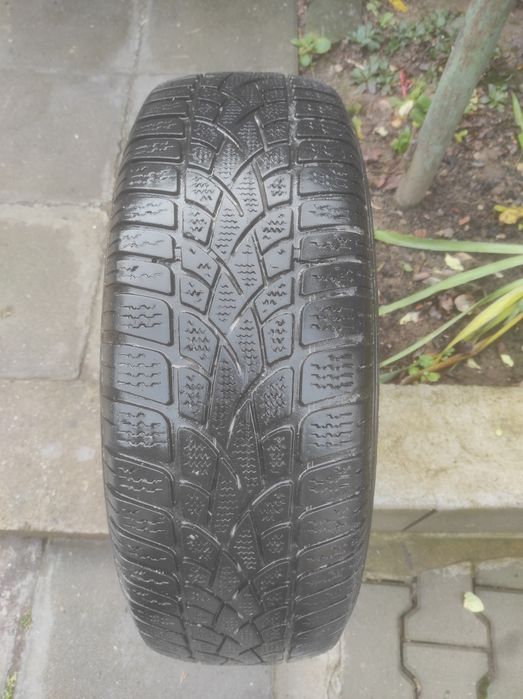 Jantă cu anvelopa de iarnă 195/65/R15 și 4 jante. De