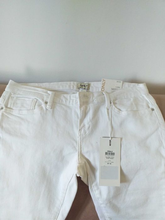 Blugi de dama noi cu eticheta ONLY,elastici 30/32