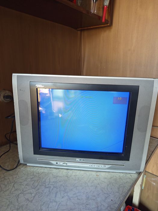 Продам цветной телевизор Rolsen