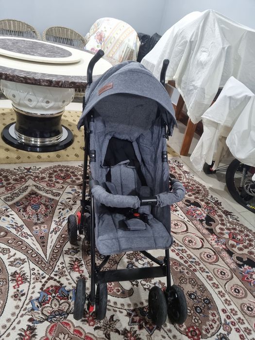 Новая коляска не использованная