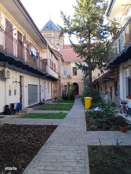 CI644 Piata Traian,1 camera,Renovat,istoric