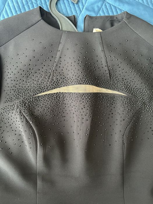 Короткое черное платье