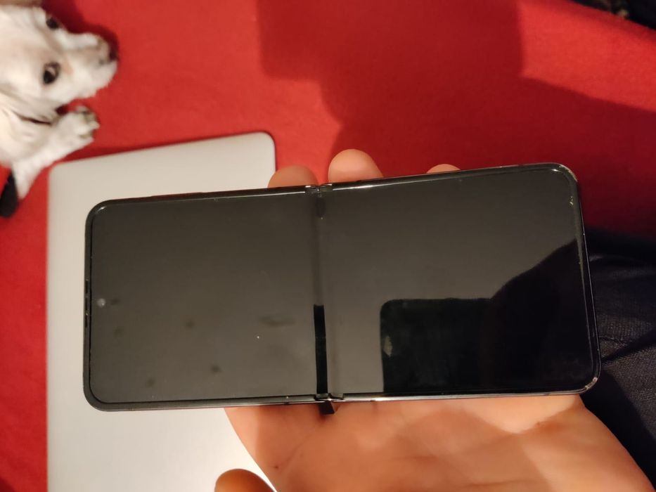 Samsung galaxy flip 4