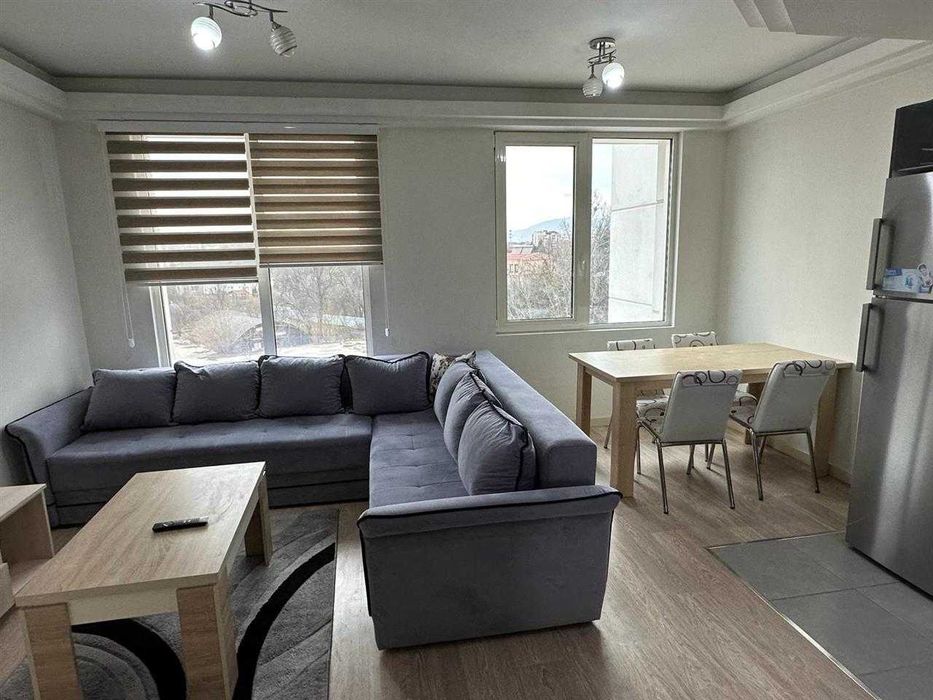 Дава се под наем Двустаен апартамент в Бургас, Възраждане - 59 кв.м за 244.8 € - Снимка #1