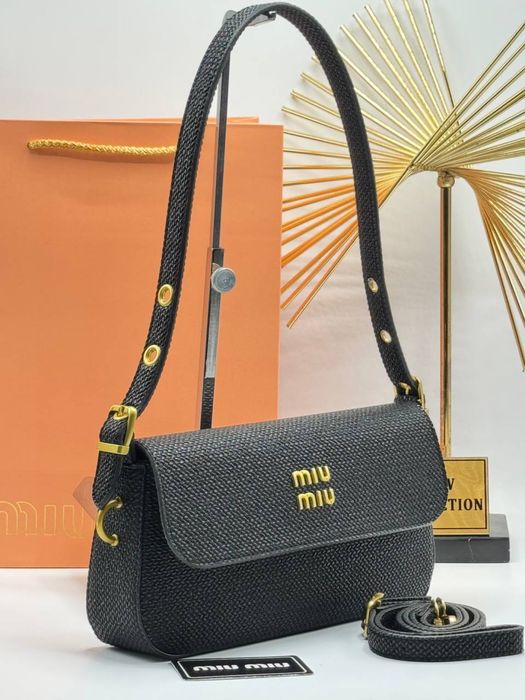 Geanta Miu Miu noua !!! Dimensiuni 28/15 !!!