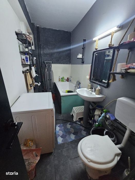 Garsoniera decomandata, 35 mp utili, zona Craiovita Noua