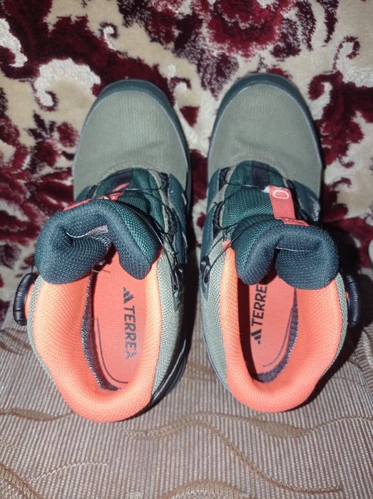 Pantofi Noi,Terrex BOA Mid RAIN.RDY. 450 de Lei.Negociabil.