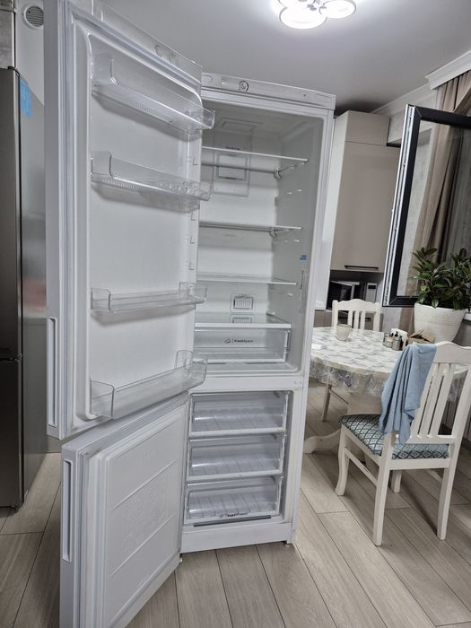 Холодильник Indesit б/у